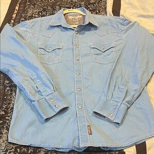 Wrangler Men's Sky Blue Casual Button Down Shirt